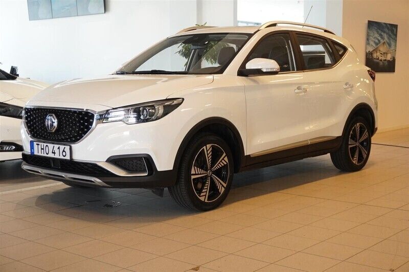 Vit Begagnad 2020 MG ZS Luxury Sedan | 159 900 kr (Superpris) - Bild 1/4
