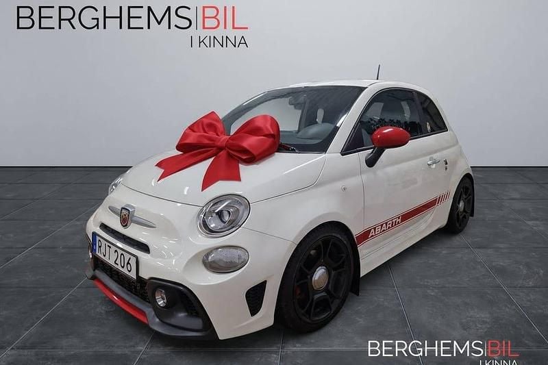 Vit Begagnad 2017 Abarth 595 Sportkupé | 139 900 kr (Marknadspris) - Bild 1/4