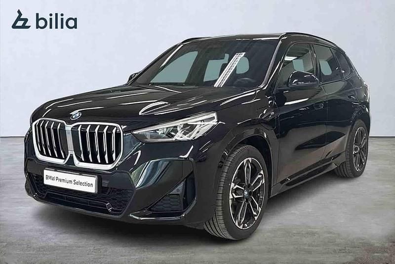 Svart Begagnad 2025 BMW X1 SUV | 569 900 kr - Bild 1/1