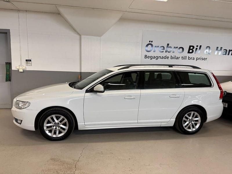Begagnad Volvo V70 Momentum 150 HK (110 kW) 2016 Vit Kombi