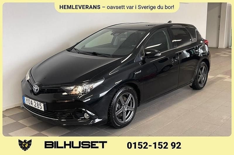 Begagnad Toyota Auris Hybrid Edition 136 HK (100 kW) 2018 Svart Halvkombi