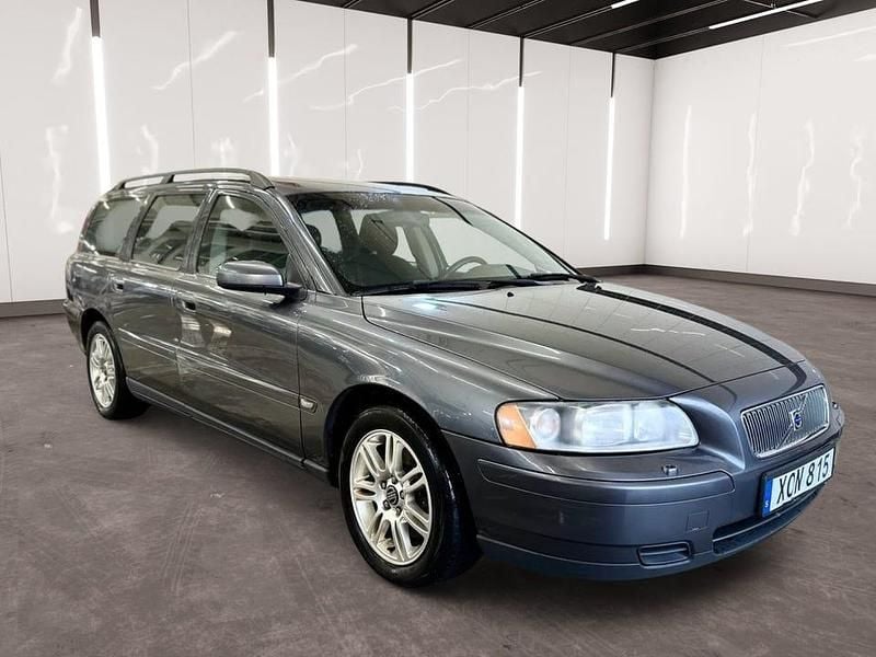 Grå Begagnad 2006 Volvo V70 Business Edition Kombi | 34 900 kr (Marknadspris) - Bild 1/4