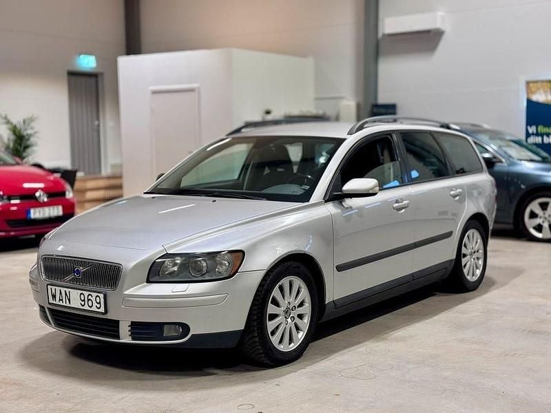 Begagnad Volvo V50 170 HK (125 kW) 2005 Ljusgrå (grå) Kombi