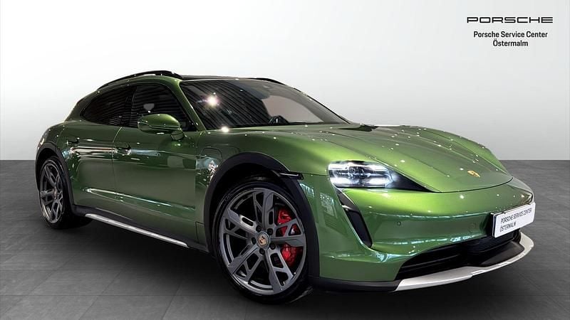 Grön Begagnad 2022 Porsche Taycan 4S Cross Turismo Sedan | 785 000 kr (Marknadspris) - Bild 1/4