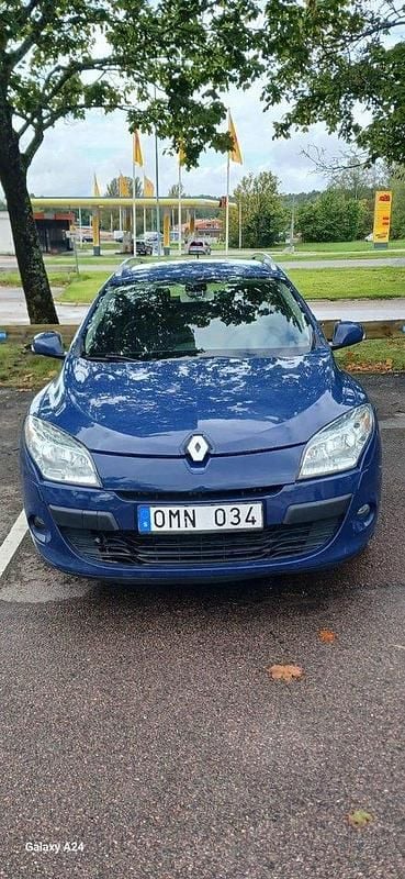 Blå Begagnad 2011 Renault Mégane GrandTour Kombi | 31 000 kr (Superpris) - Bild 1/4