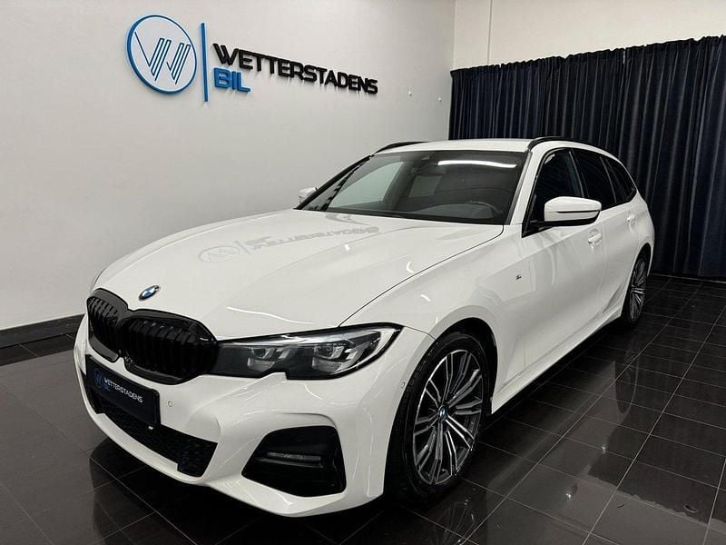 Vit Begagnad 2021 BMW 320 Shadowline Kombi | 239 000 kr (Lite dyr) - Bild 1/4