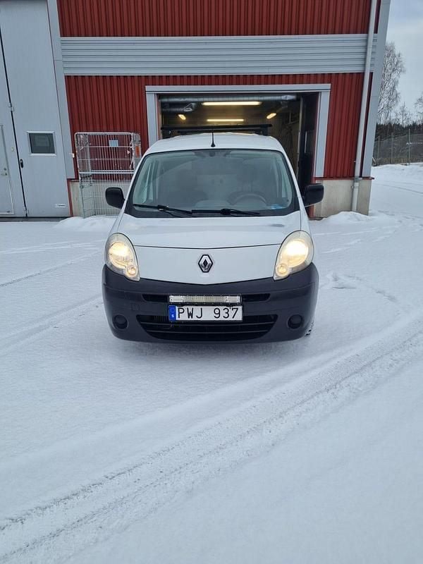 Begagnad Renault Kangoo 90 HK (66 kW) 2011 Minibuss