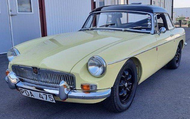 Gul Begagnad 1968 MG B Cab | 149 000 kr - Bild 1/4