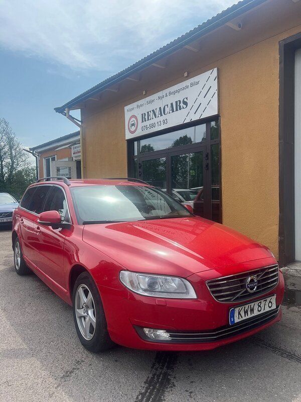 Röd Begagnad 2015 Volvo V70 Momentum Kombi | 54 900 kr - Bild 1/4