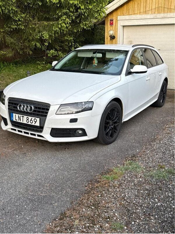 Vit Begagnad 2011 Audi A4 Kombi | 50 000 kr (Bra pris) - Bild 1/2