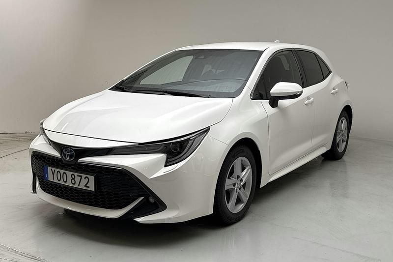 Vit Begagnad 2022 Toyota Corolla | 273 000 kr (Marknadspris) - Bild 1/4