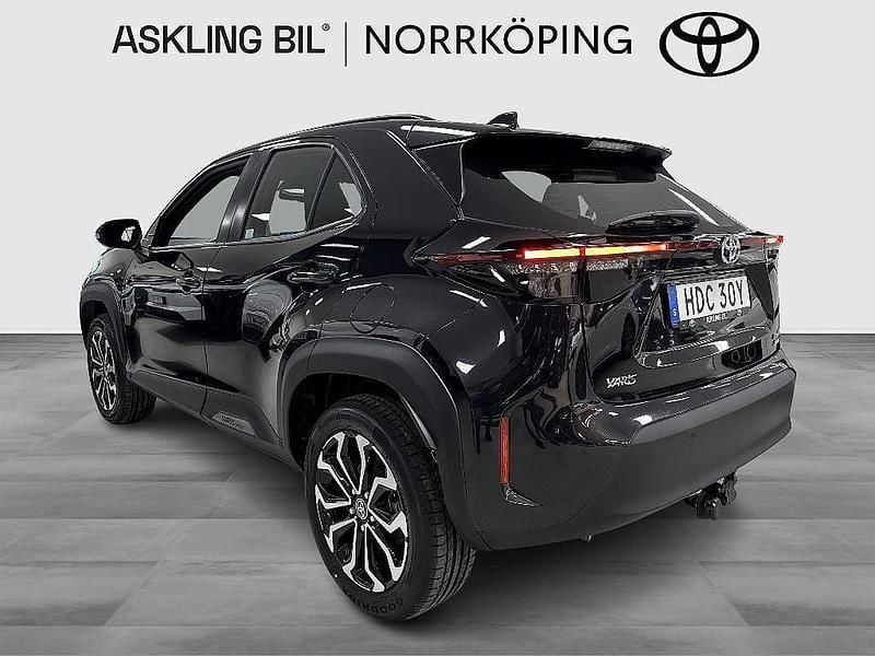 Begagnad Toyota Yaris Cross Active 92 HK (67 kW) 2022 Svart SUV
