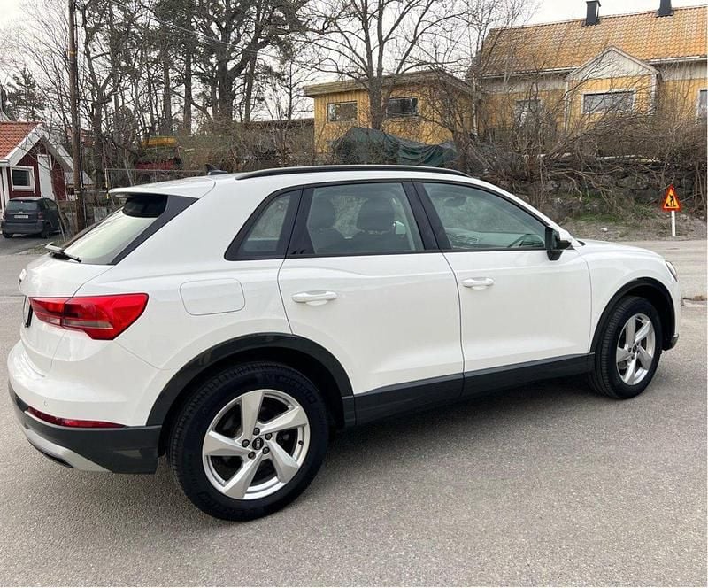 Vit Begagnad 2021 Audi Q3 Advanced SUV | 275 000 kr (Bra pris) - Bild 1/3