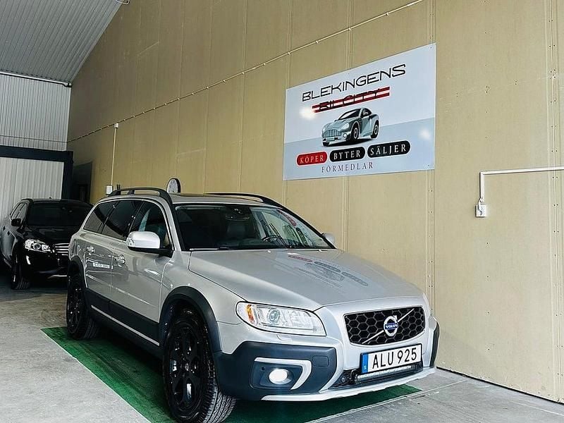 Silver Begagnad 2014 Volvo XC70 Summum Kombi | 184 900 kr (Marknadspris) - Bild 1/4