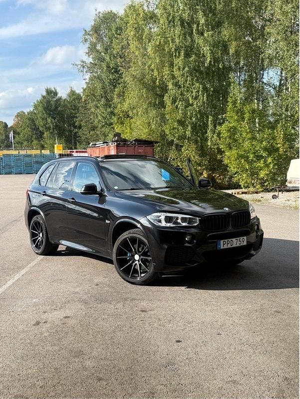 Svart Begagnad 2015 BMW X5 M Sport SUV | 299 000 kr (Marknadspris) - Bild 1/4