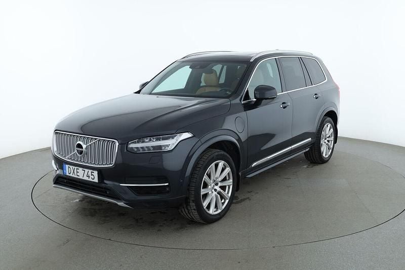 Grå Begagnad 2016 Volvo XC90 Inscription SUV | 372 000 kr (Marknadspris) - Bild 1/3