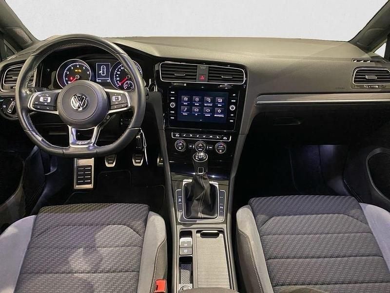 Begagnad VW Golf VII R-line 151 HK (111 kW) 2019 Vit