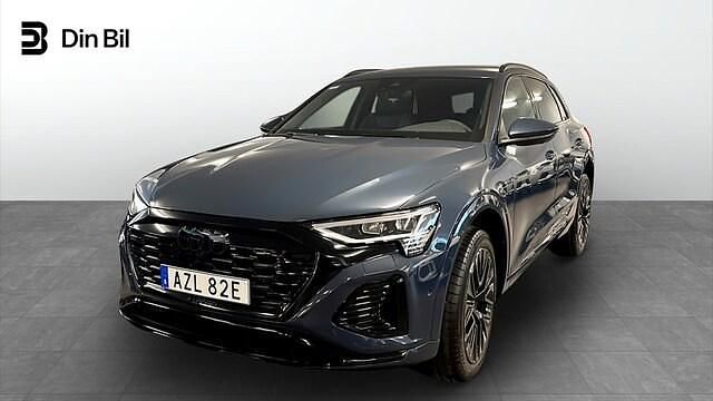 Plasmablå metallic Begagnad 2023 Audi Q8 e-tron S-Line SUV | 649 900 kr (Marknadspris) - Bild 1/4