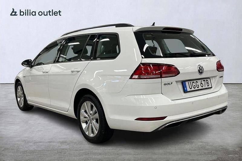 Begagnad VW Golf VIII 131 HK (96 kW) 2019 Vit Kombi