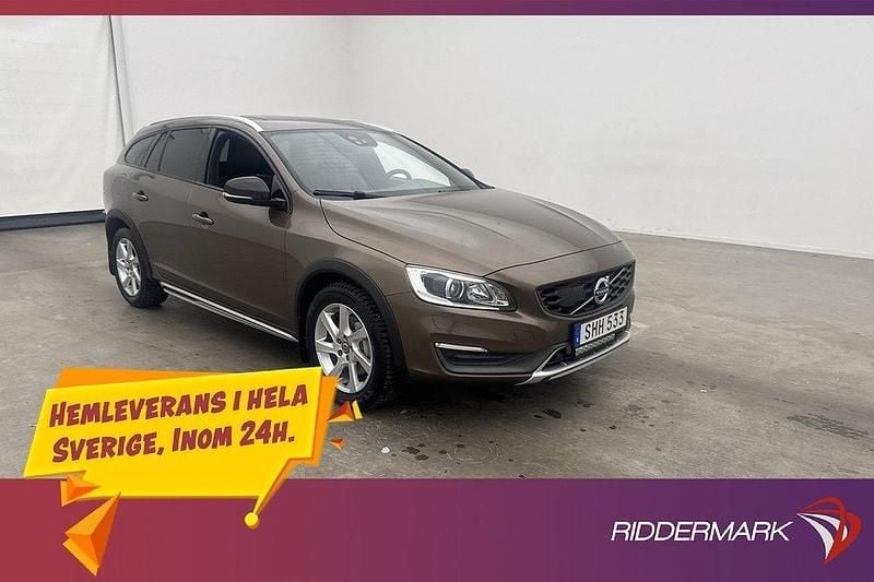 Brun Begagnad 2015 Volvo V60 CC Summum Kombi | 214 800 kr (Lite dyr) - Bild 1/3