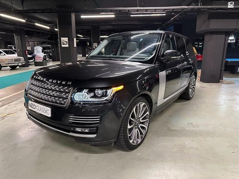 Mörkgrå Begagnad 2014 Land Rover Range Rover Autobiography SUV | 455 000 kr (Bra pris) - Bild 1/4
