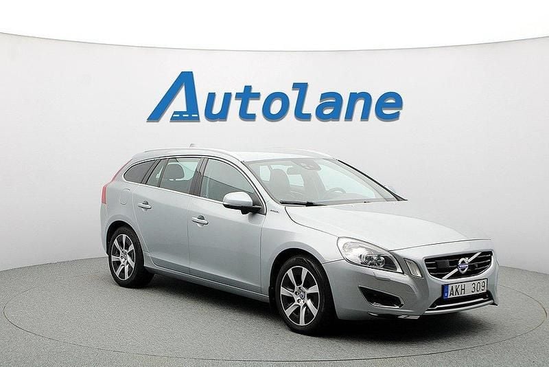 Silver Begagnad 2013 Volvo V60 Summum Kombi | 159 900 kr (Lite dyr) - Bild 1/3