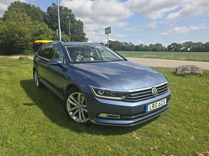 Blå Begagnad 2015 VW Passat Kombi | 135 000 kr (Marknadspris) - Bild 1/4