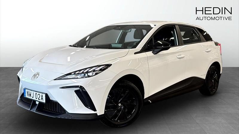 Vit (white) Begagnad 2023 MG MG4 EV Halvkombi | 259 900 kr - Bild 1/4
