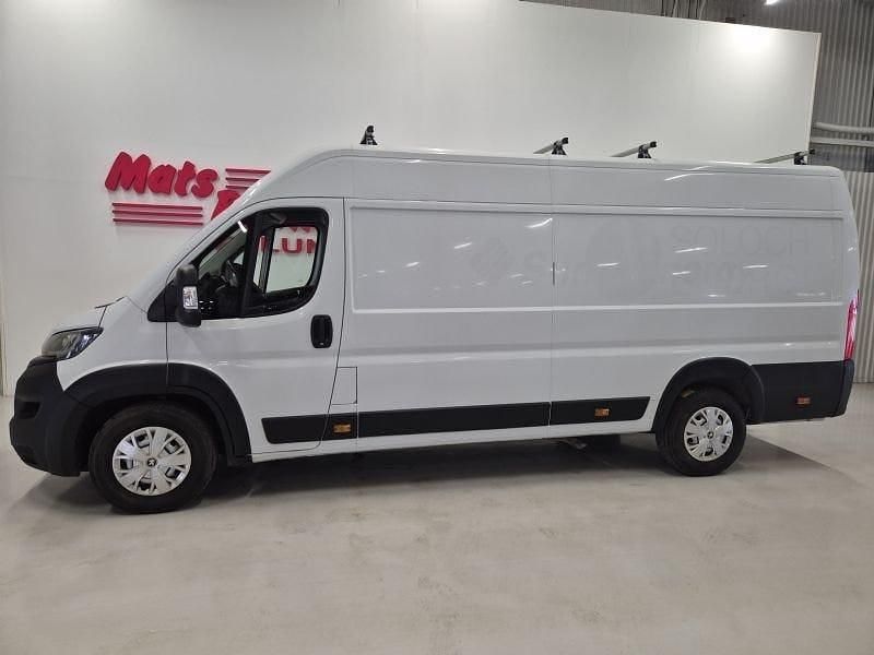 Vit Begagnad 2022 Peugeot Boxer Van | 309 900 kr (Marknadspris) - Bild 1/4