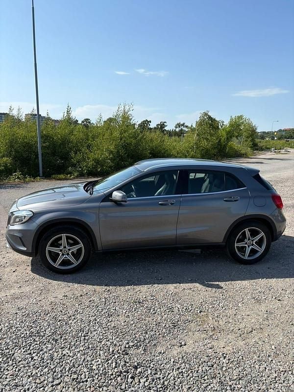 Begagnad 2015 Mercedes GLA200 SUV | 150 000 kr (Bra pris) - Bild 1/4