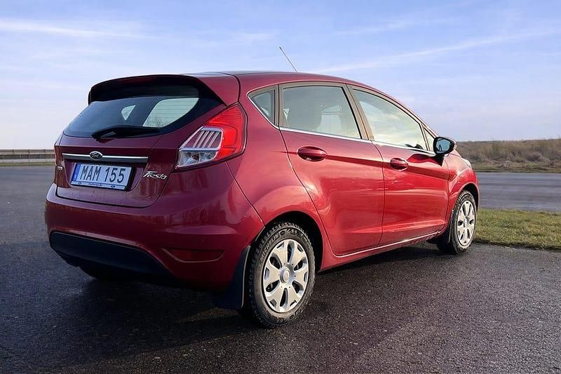 Begagnad Ford Fiesta 101 HK (74 kW) 2015