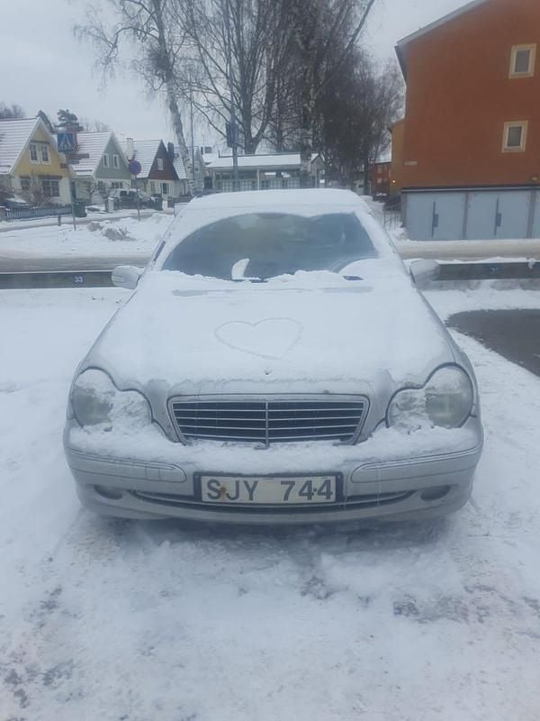 Begagnad Mercedes C200 163 HK (119 kW) 2002
