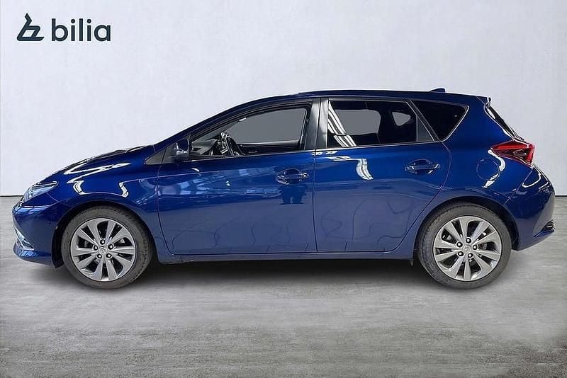 Begagnad Toyota Auris Executive 117 HK (86 kW) 2016 Mörkblå Halvkombi