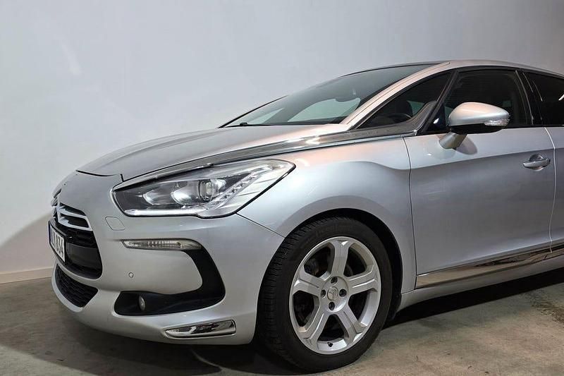 Begagnad Citroën DS5 163 HK (119 kW) 2012 Silver Halvkombi