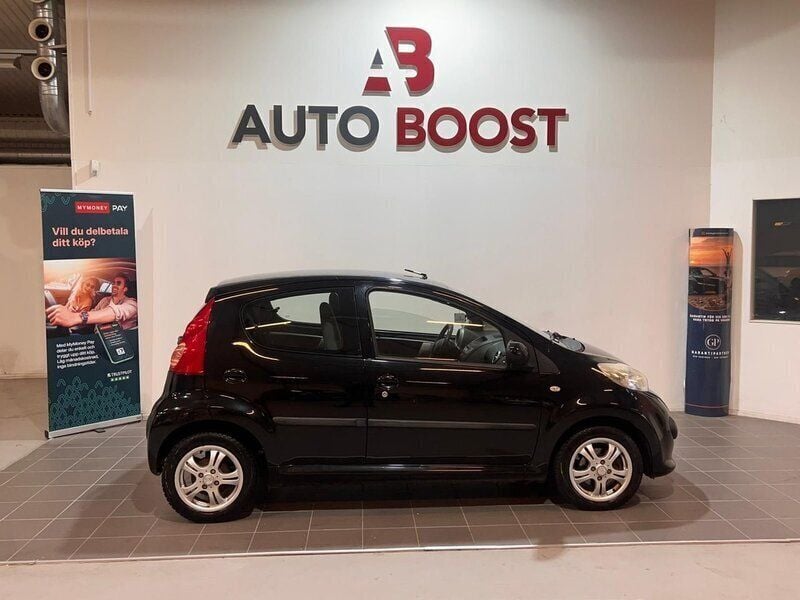 Svart Begagnad 2007 Peugeot 107 Halvkombi | 20 000 kr (Marknadspris) - Bild 1/4