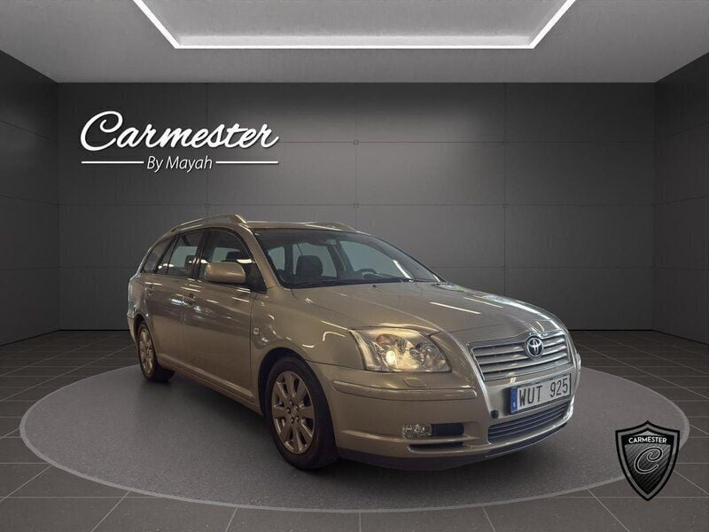 Ljusgrön (grön) Begagnad 2006 Toyota Avensis Kombi | 39 990 kr (Marknadspris) - Bild 1/4