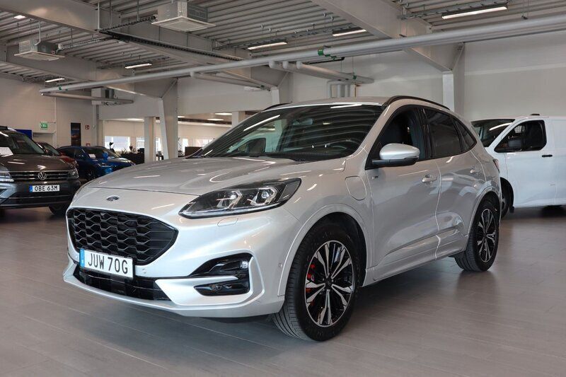 Grå (moondust silver metallic) Begagnad 2020 Ford Kuga ST-Line SUV | 299 800 kr - Bild 1/4