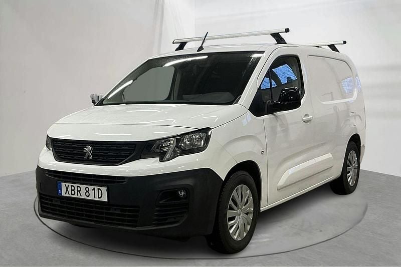 Vit Begagnad 2022 Peugeot E-Partner Minibuss | 169 000 kr - Bild 1/4