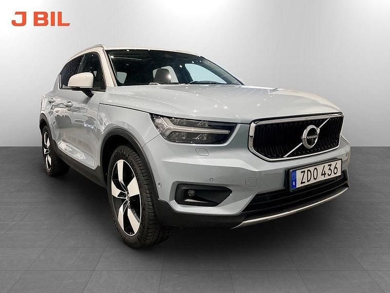 Begagnad Volvo XC40 Momentum 250 HK (183 kW) 2017 Ljusblå SUV