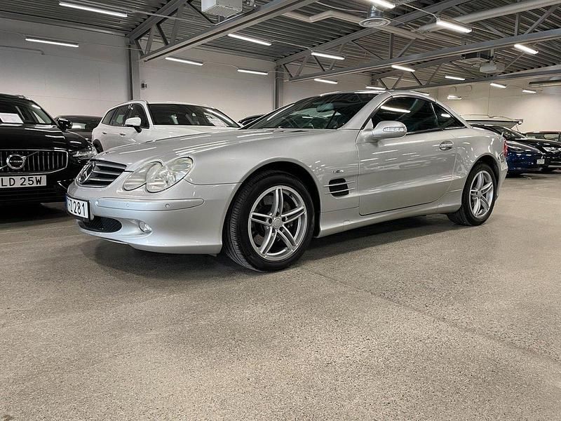 Ljusgrå Begagnad 2002 Mercedes SL500 Cab | 189 900 kr - Bild 1/4