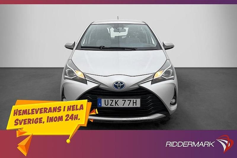 Begagnad Toyota Yaris Hybrid Active 101 HK (74 kW) 2019 Silver Halvkombi