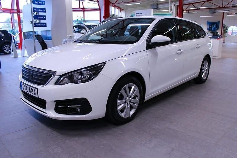 Vit Begagnad 2019 Peugeot 308 SW Active Kombi | 127 000 kr (Marknadspris) - Bild 1/4