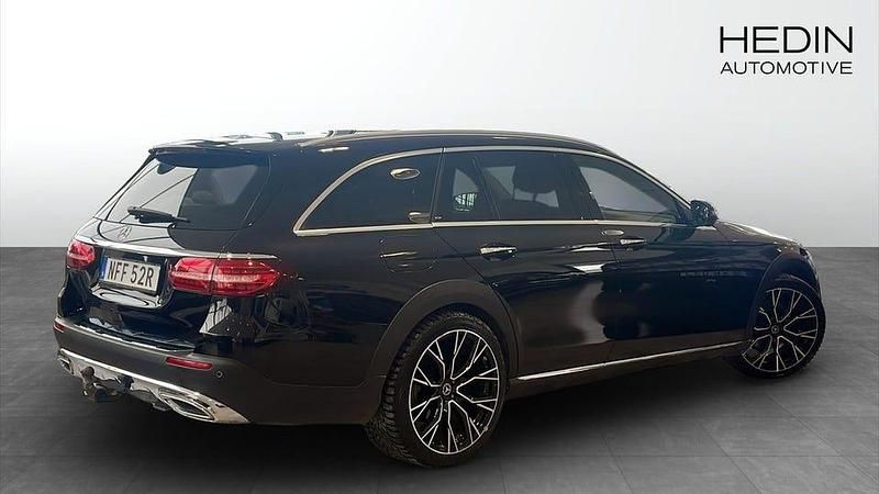 Begagnad Mercedes E220 All-Terrain 200 HK (147 kW) 2022 Svart Kombi
