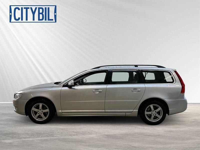 Begagnad Volvo V70 Momentum 181 HK (133 kW) 2014 Silver Kombi
