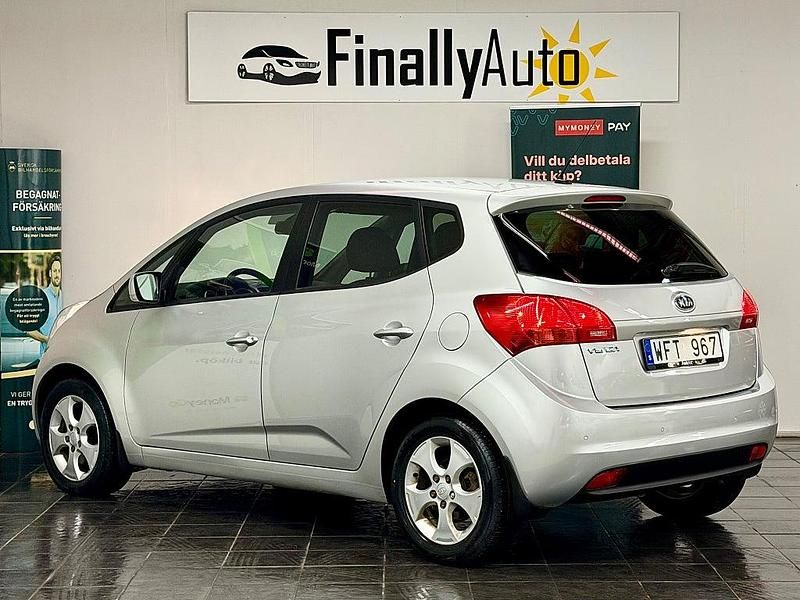 Begagnad Kia Venga Comfort 125 HK (91 kW) 2013 Grå Halvkombi