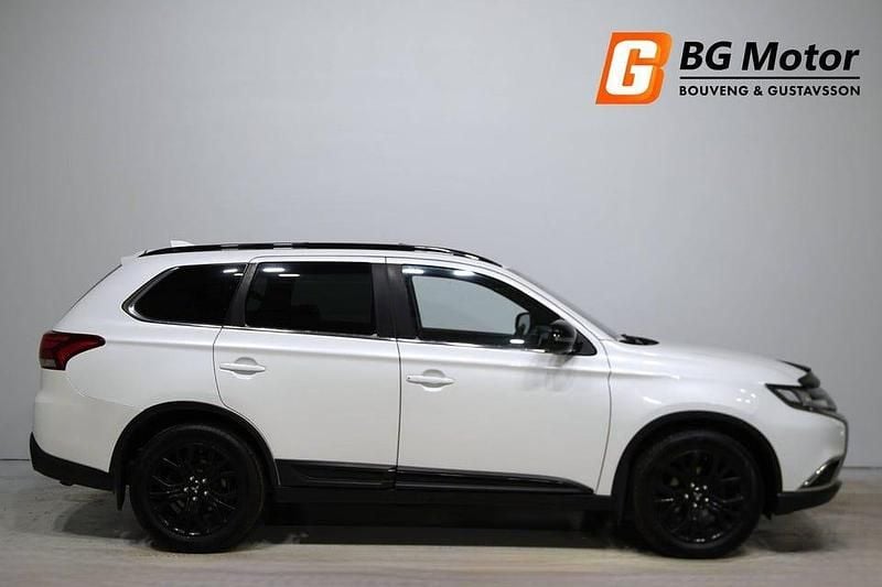 Begagnad Mitsubishi Outlander 150 HK (110 kW) 2018 Vit SUV