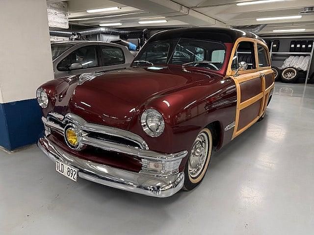 Begagnad Ford Deluxe 239 HK (175 kW) 1950 Grå Kombi