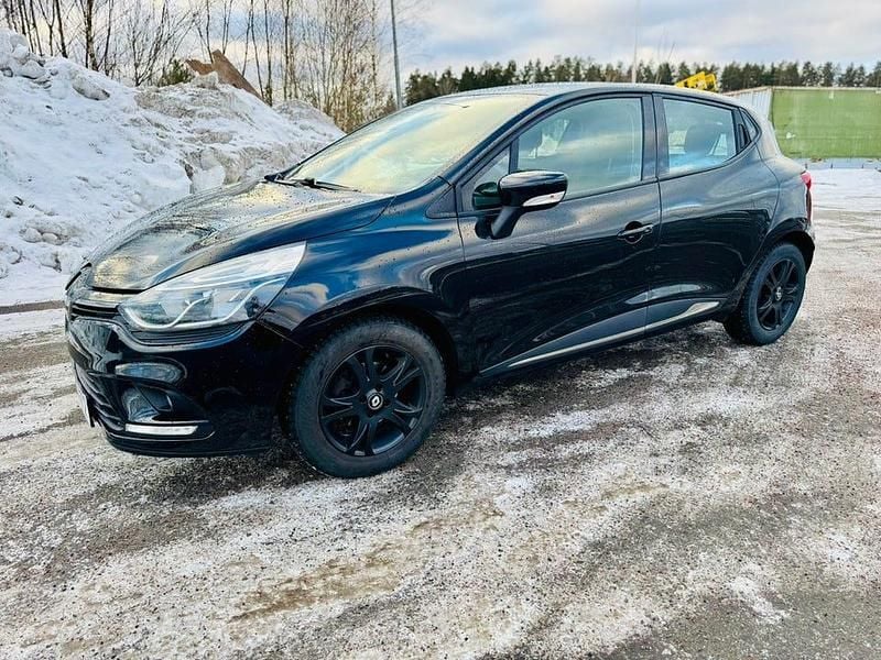 Begagnad Renault Clio IV 73 HK (53 kW) 2018 Svart met.