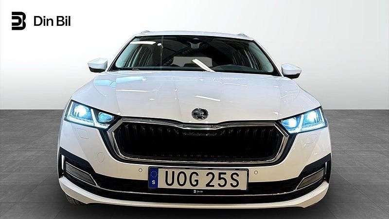 Begagnad Skoda Octavia Style 110 HK (80 kW) 2022 Candy white Kombi