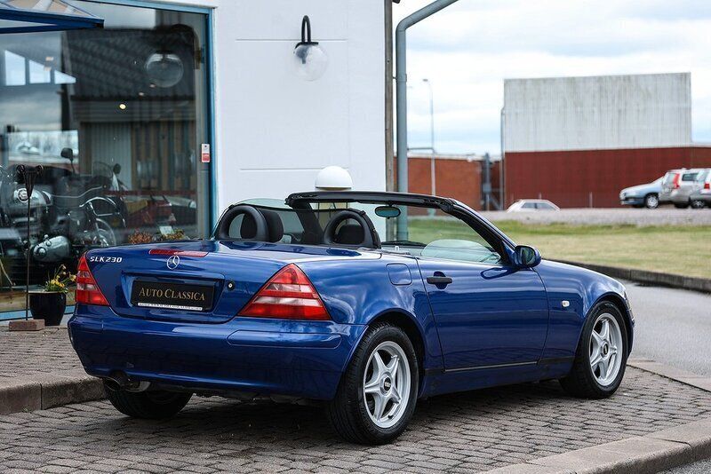 Begagnad Mercedes SLK230 193 HK (141 kW) 1999 Röd metallic Cab